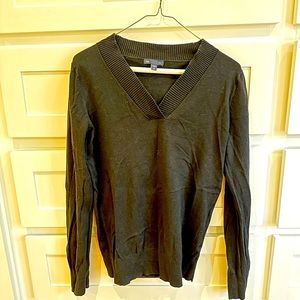 Gap black sweater